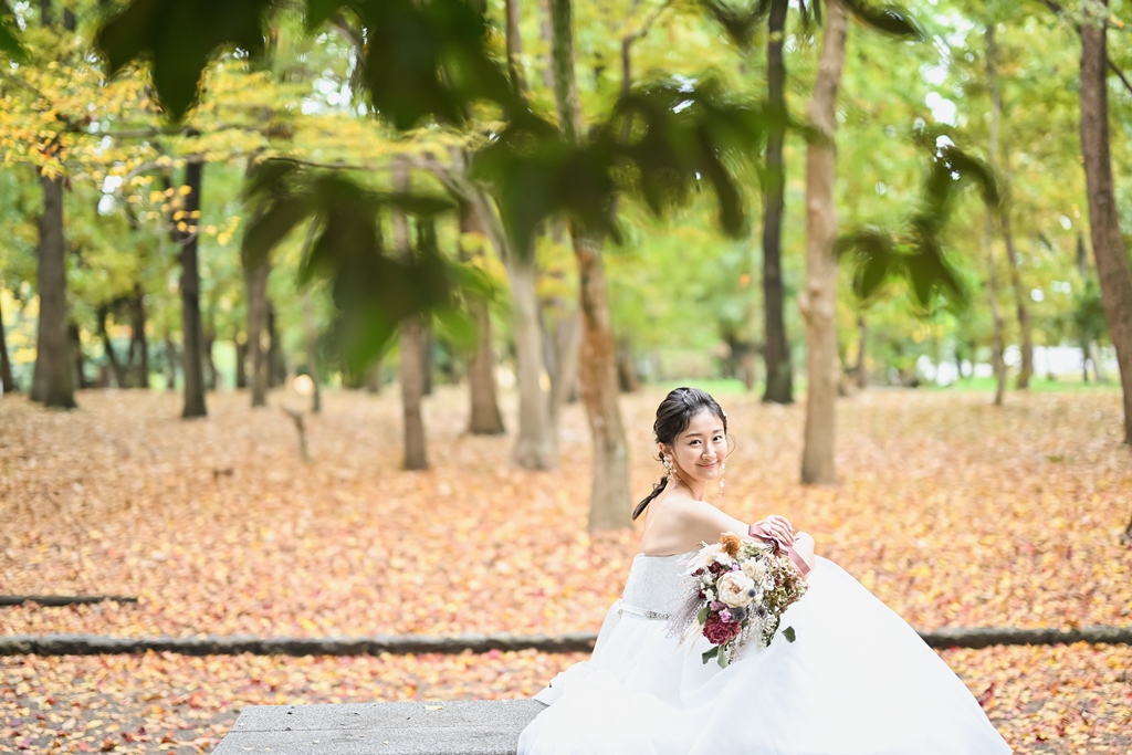 大阪の人気ロケーションで撮影している花嫁