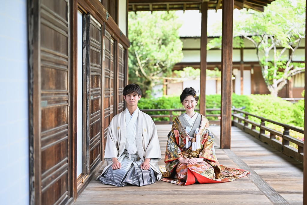 京都お茶室で正座ショット